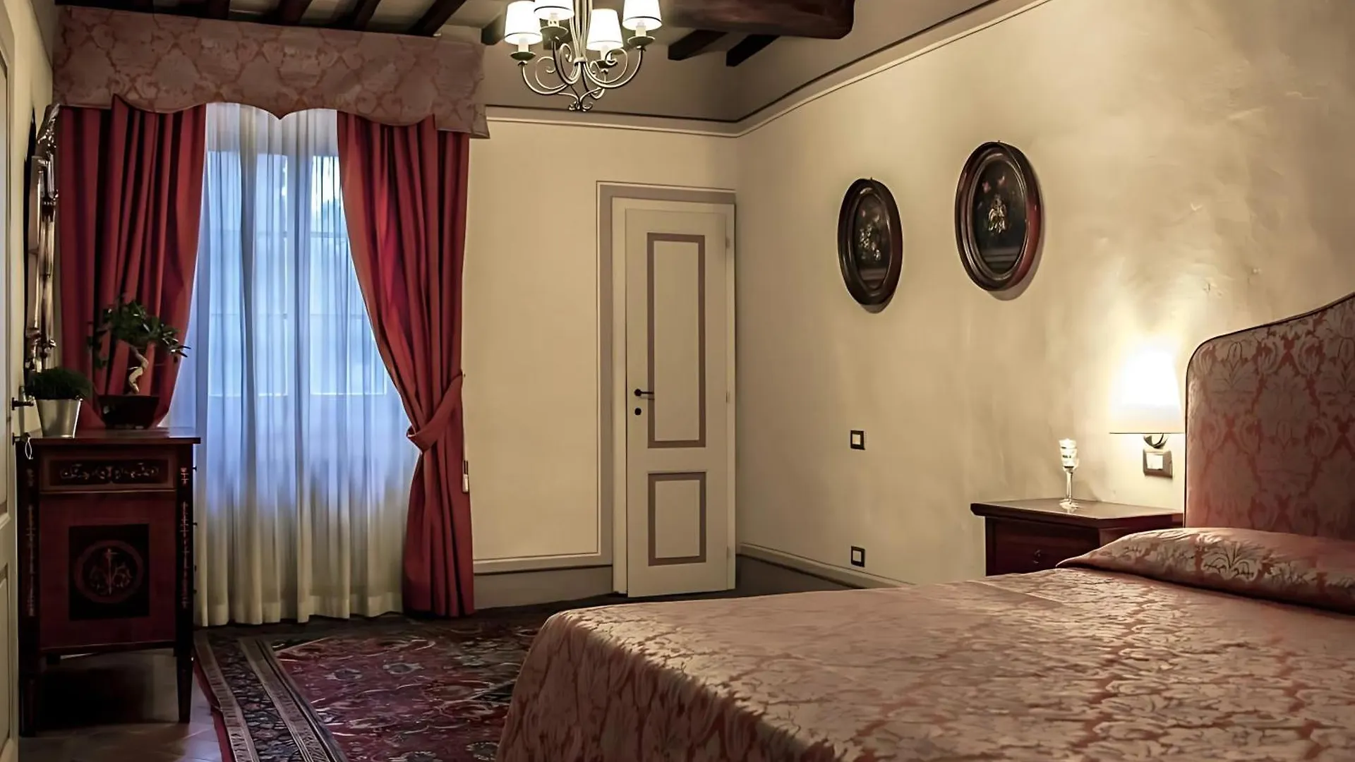 فندق مبيت وإفطار سان جيمينيانو Locanda Il Pino