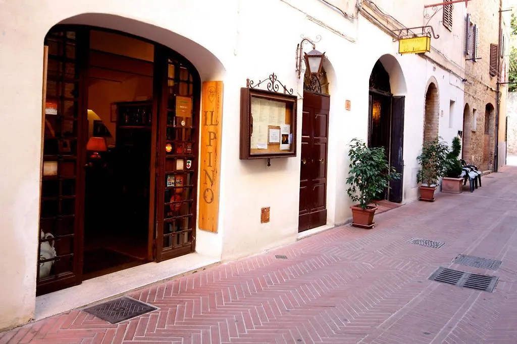 Locanda Il Pino San Gimignano Bed & Breakfast