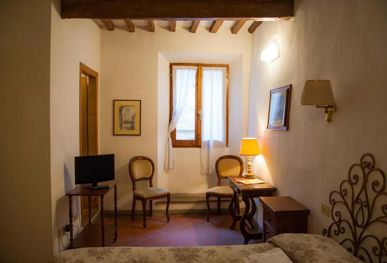サン・ジミニャーノ Locanda Il Pino Bed & Breakfast