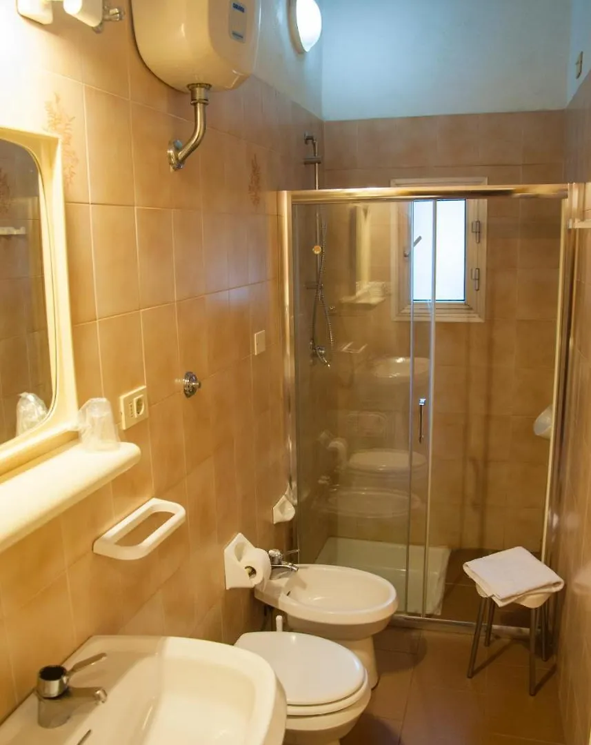 サン・ジミニャーノ Locanda Il Pino Bed & Breakfast イタリア